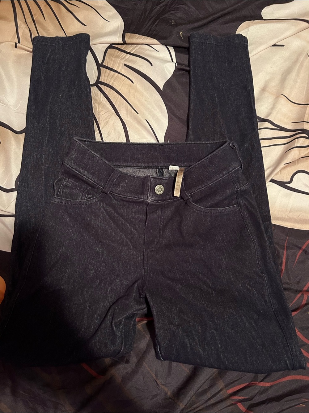 Yelete Black Stretch Jeggings with Branded Waist Tag